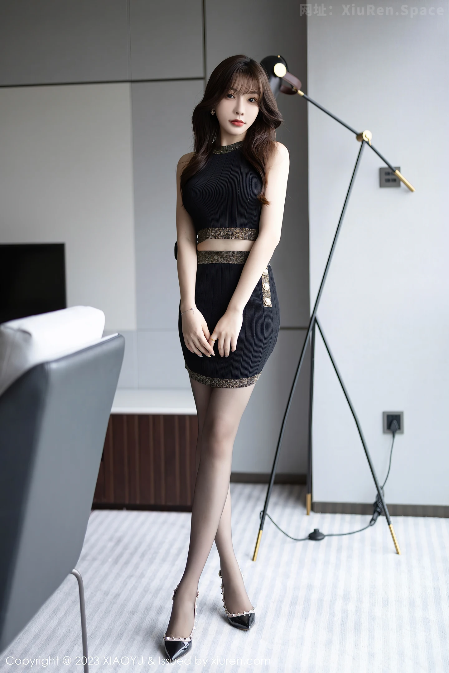 图片[3]-[XiaoYu画语界]Vol.1137 女神徐莉芝Booty性感黑色服饰配超薄黑丝露红色内衣诱惑写真84P-秀人网官方网站